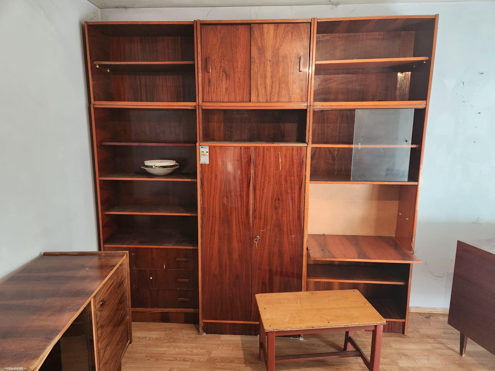 debarasari apartamente